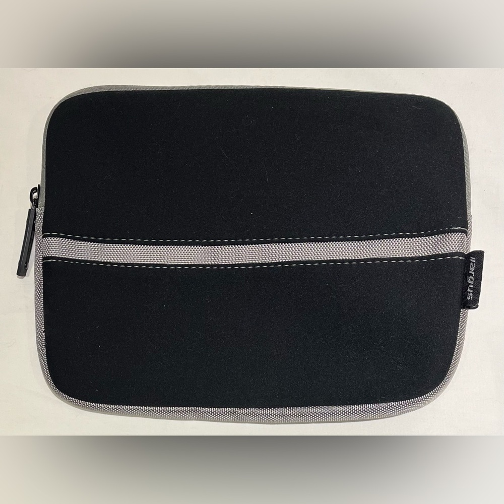 Targus Zippered Tablet Device Sleeve TSS11102